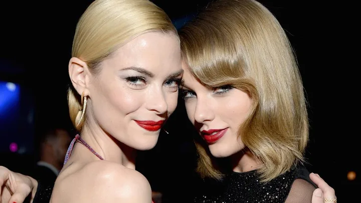 Jaime King and Taylor Swift.