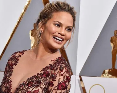 Chrissy Teigen at the 2016 Oscars