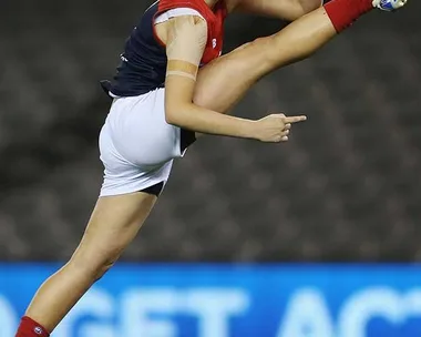 Tayla Harris in a women's AFL exhibition match in 2015