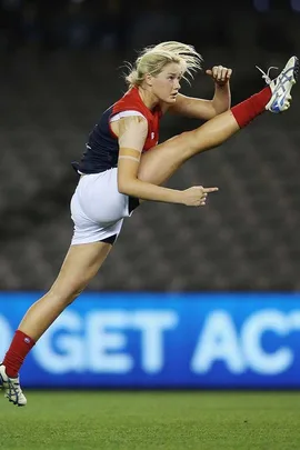 Tayla Harris in a women's AFL exhibition match in 2015