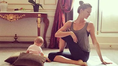 Gisele Bundchen yoga.