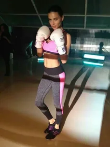 Adriana Lima boxing.