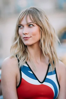 Karlie Kloss.