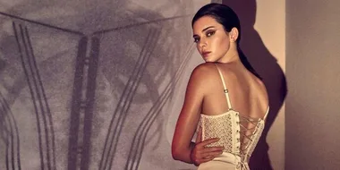 kendall jenner la perla behind the scenes