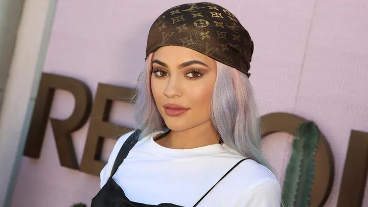 kylie jenner copying makeup artist kylie cosmetics