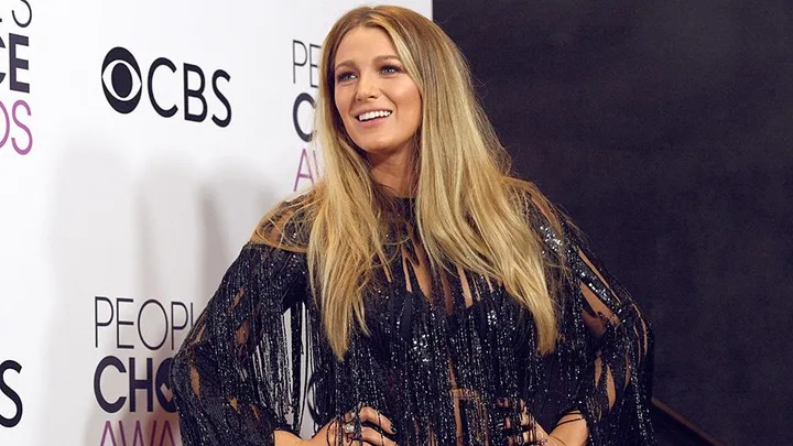 Blake Lively at the 2017 People's Choice Awards.