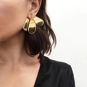 Minimalist Jewellery Trends