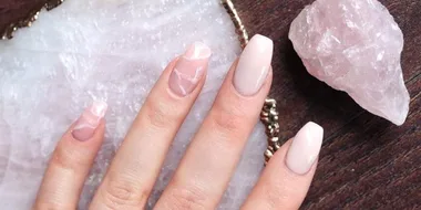 Quartz Nail Beauty Trend