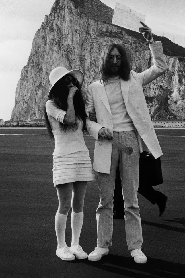 yoko-ono-wedding-dress-john-lennon