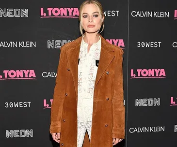 Margot Robbie I Tonya Press Style