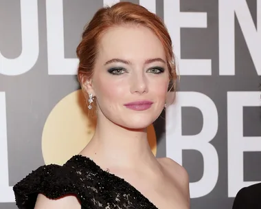 emma stone golden globes 2018 feminist makeup