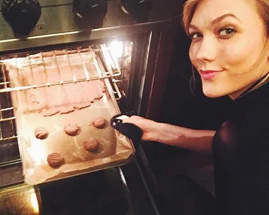 Karlie Kloss cookies baking