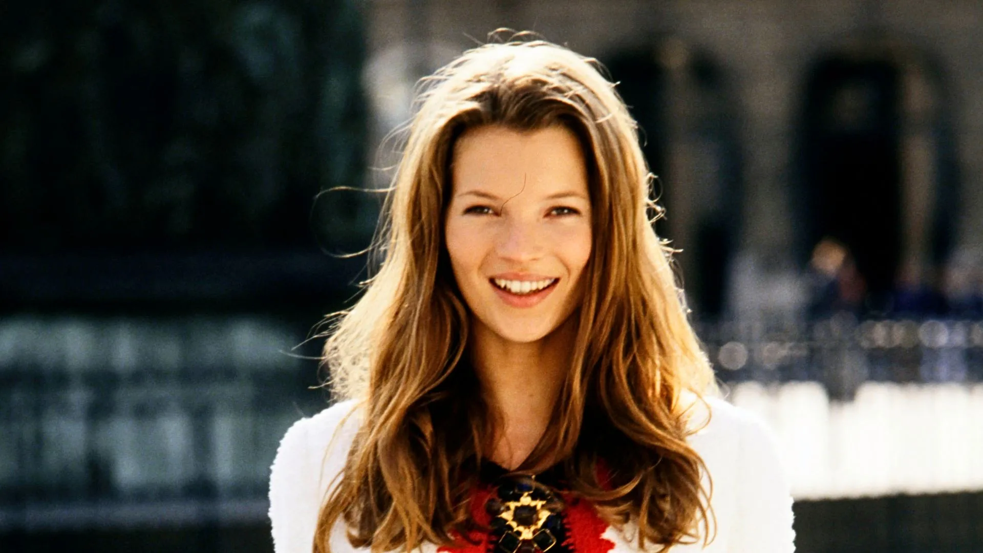 12 Kate Moss 90s Outfits For Ultimate Style Inspiration 12 Kate Moss 90s Outfits For Ultimate Style Inspiration