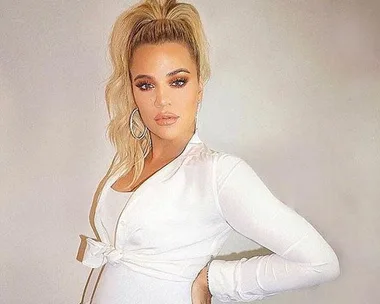 Khloé Kardashian 8 Month Bump