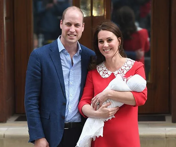 Kate Middleton royal baby three Lindo Wing photo.