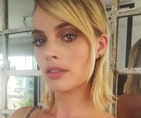 Margot Robbie.