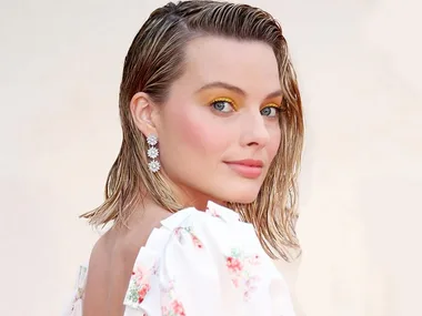 First Look At Margot Robbie In Costume As Hollywood Murder Victim Sharon Tate