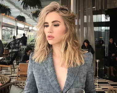 Suki Waterhouse.