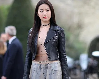 Mulan Liu Yifei First Photo Released Disney