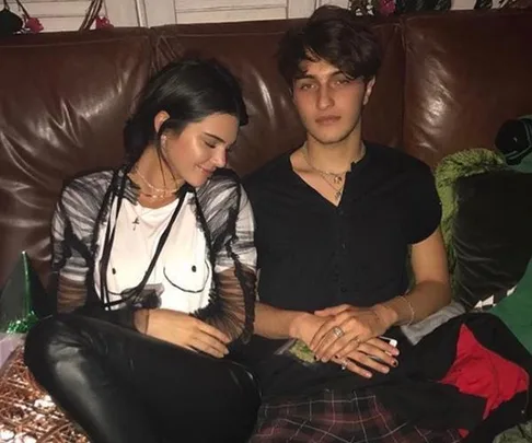 Kendall Jenner Anwar Hadid Kissing