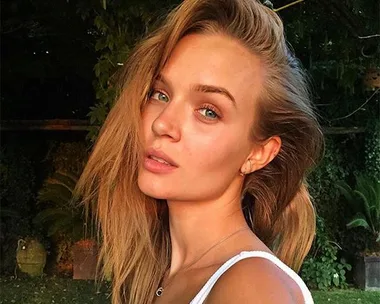 Josephine Skriver no makeup