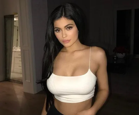 kylie jenner boobs