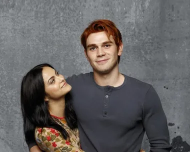 KJ Apa Camila Mendes