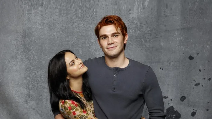 KJ Apa Camila Mendes