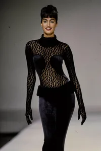 Every Time '90s Supermodels Went Nearly Naked for Fashion | ELLE