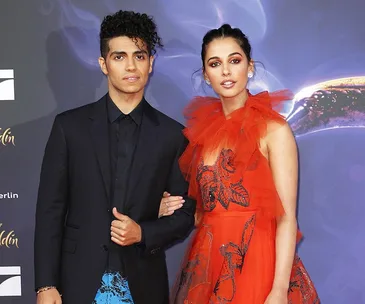 Mena Massoud and Naomi Scott.