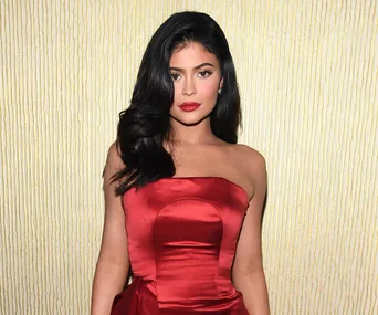 Kylie Jenner Handmaid's Tale 