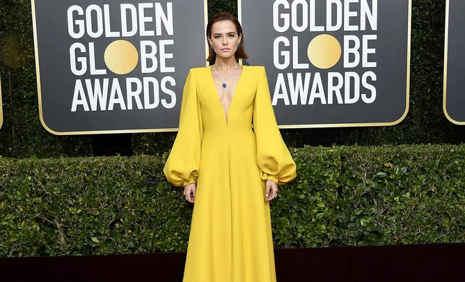 Zoey Deutch at the 2020 Golden Globes.