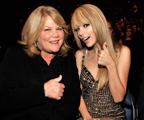 taylor swift mother brain tumour