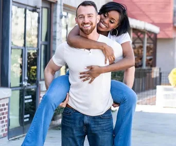 Lauren and Cameron from Netflix's 'Love Is Blind'.