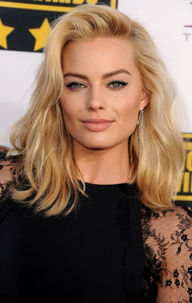 Margot Robbie’s Complete Beauty Evolution