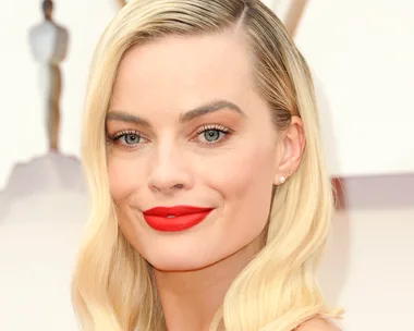 margot robbie goodbye christopher robin red carpet