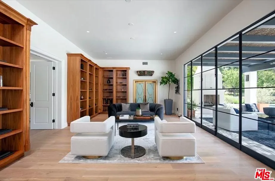 Inside Justin & Hailey Bieber’s $35M Beverly Hills Mansion | ELLE