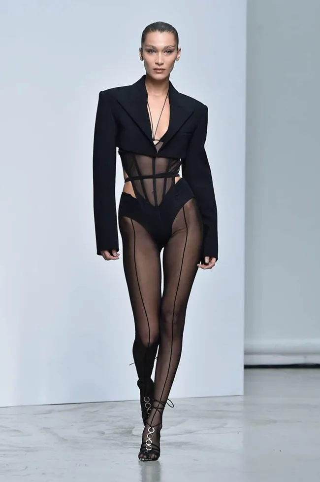 19 Sexy Fashion Shows The Fashion World Will Never Forget 19 Sexy Fashion Shows The Fashion World Will Never Forget