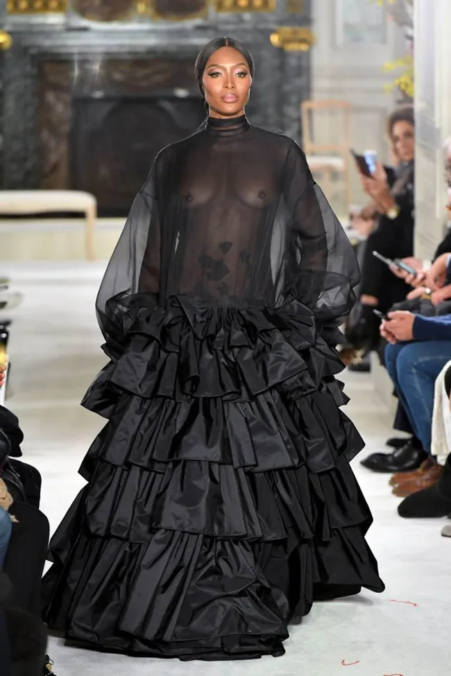 19 Sexy Fashion Shows The Fashion World Will Never Forget 19 Sexy Fashion Shows The Fashion World Will Never Forget