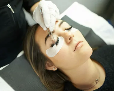 how to remove eyelash extensions