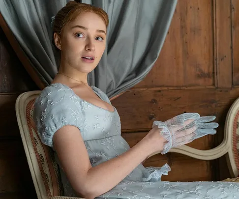 Phoebe Dynevor as Daphne Bridgerton