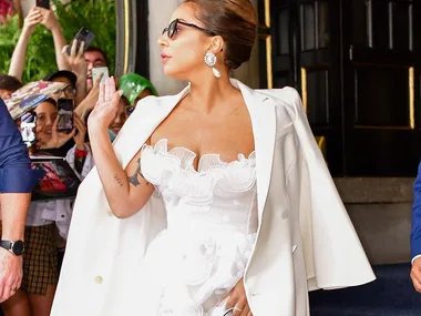 Lady Gaga Channels Her Inner Signora With A Fashion Reincarnation Sophia Loren Would Be Proud Of