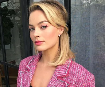 Margot Robbie.