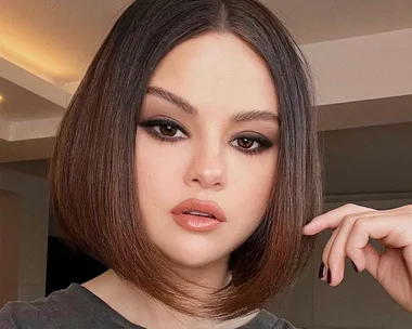 Selena Gomez Welcomes 2022 By Throwing It Back To 2002 With Y2K-Inspired ‘Do And Makeup Moment