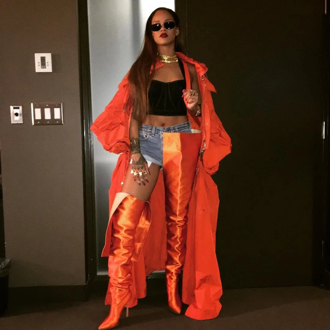 Rihanna s Thigh High Boots Are Breaking The Internet