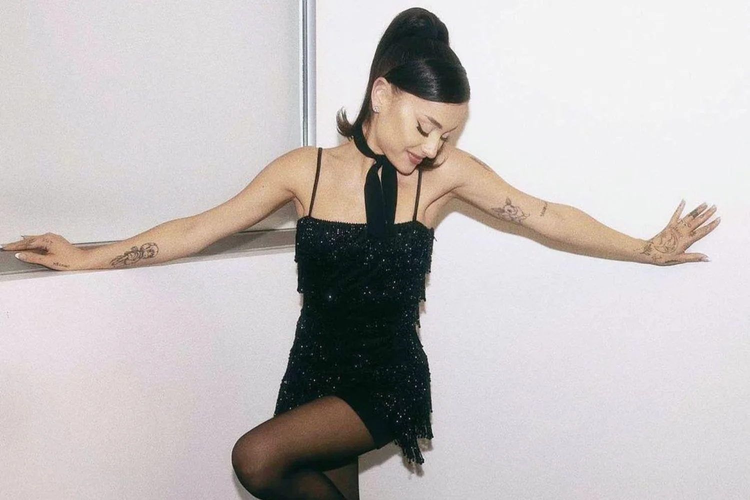 Ariana Grande's Best Style Looks Over The Past Year