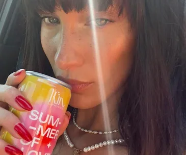 Bella Hadid Has Dropped The Recipe For Her Viral Kinsicle Smoothie So You Can Vibrate High Frequencies At Home