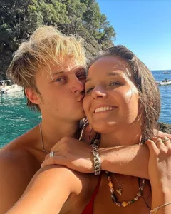 The 'Outer Banks' Cast's Boyfriends & Girlfriends In Real Life