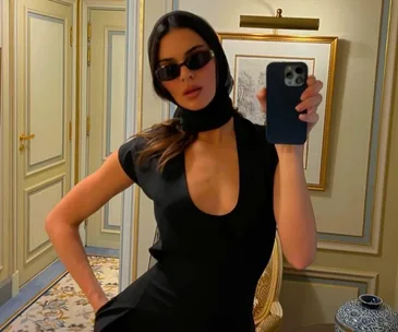 Kendall Jenner’s Brigitte Bardot-Inspired Ensemble Is Parisian Perfection