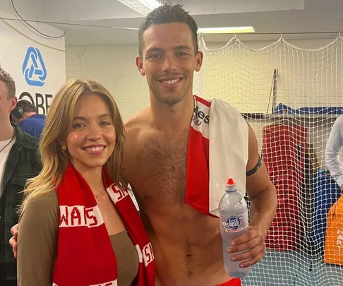 sydney-sweeney-swans-AFL-game